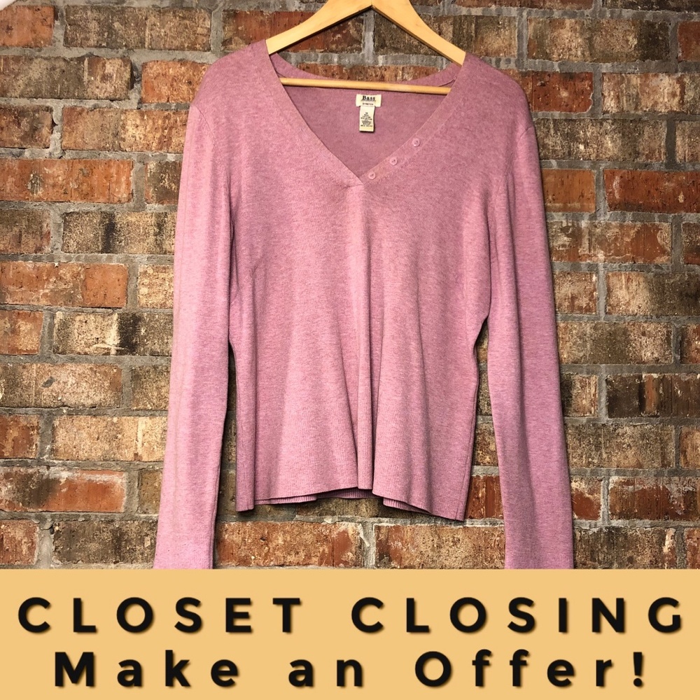 Bass light pink v neck long sleeve top size Medium